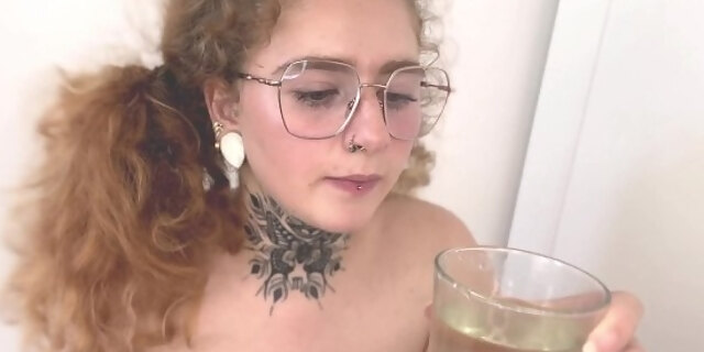 amateur,anal,extreme,facial,fetish,masturbation,orgasm,pissing,rough,slapping,solo,submissive,swallowing,toys